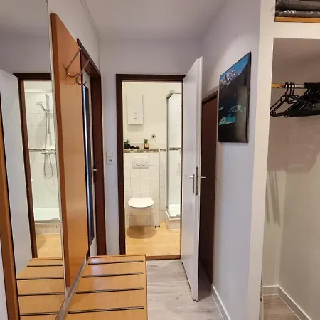 아파트 Goldige Auszeit Mit Kostenloser Garage 알테나우